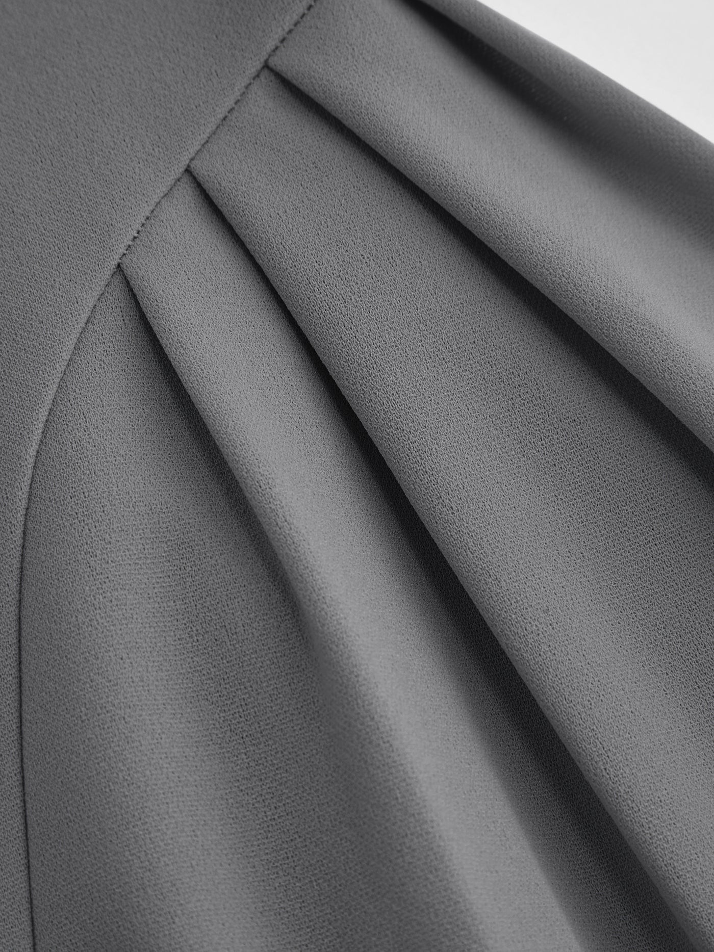 Vestido midi liso de tejido con cuello cuadrado