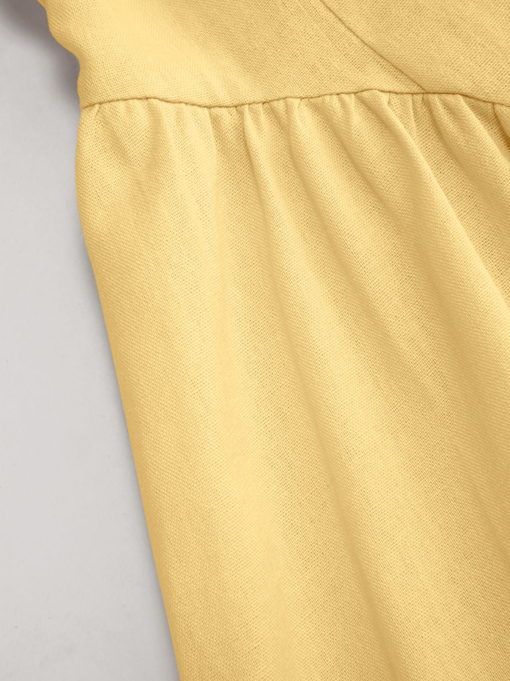 Vestido largo evasé con cuello en U, volantes y lazada - Amarillo