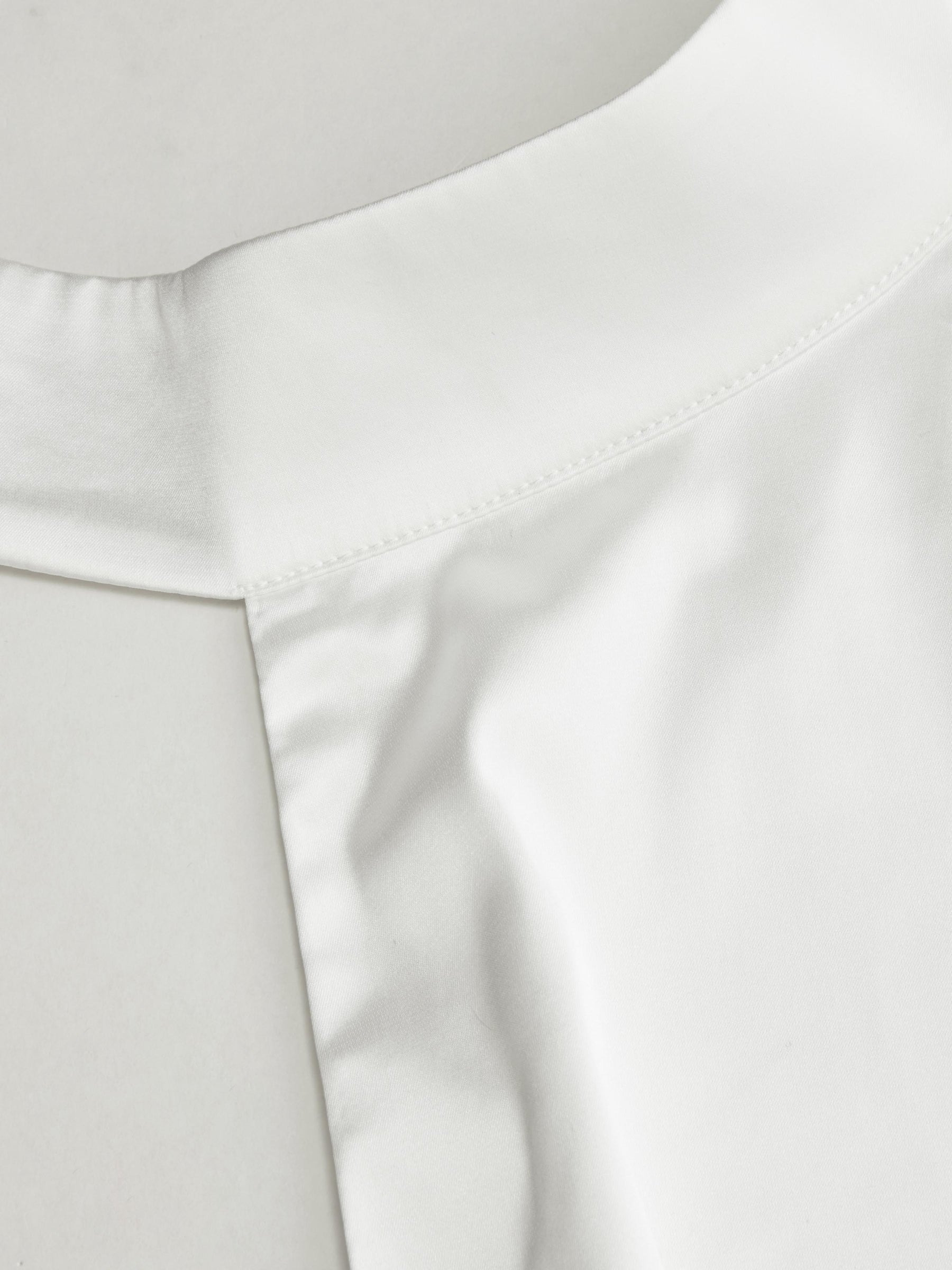 Vestido maxi satinado halter con espalda descubierta - Blanco - imagen 4