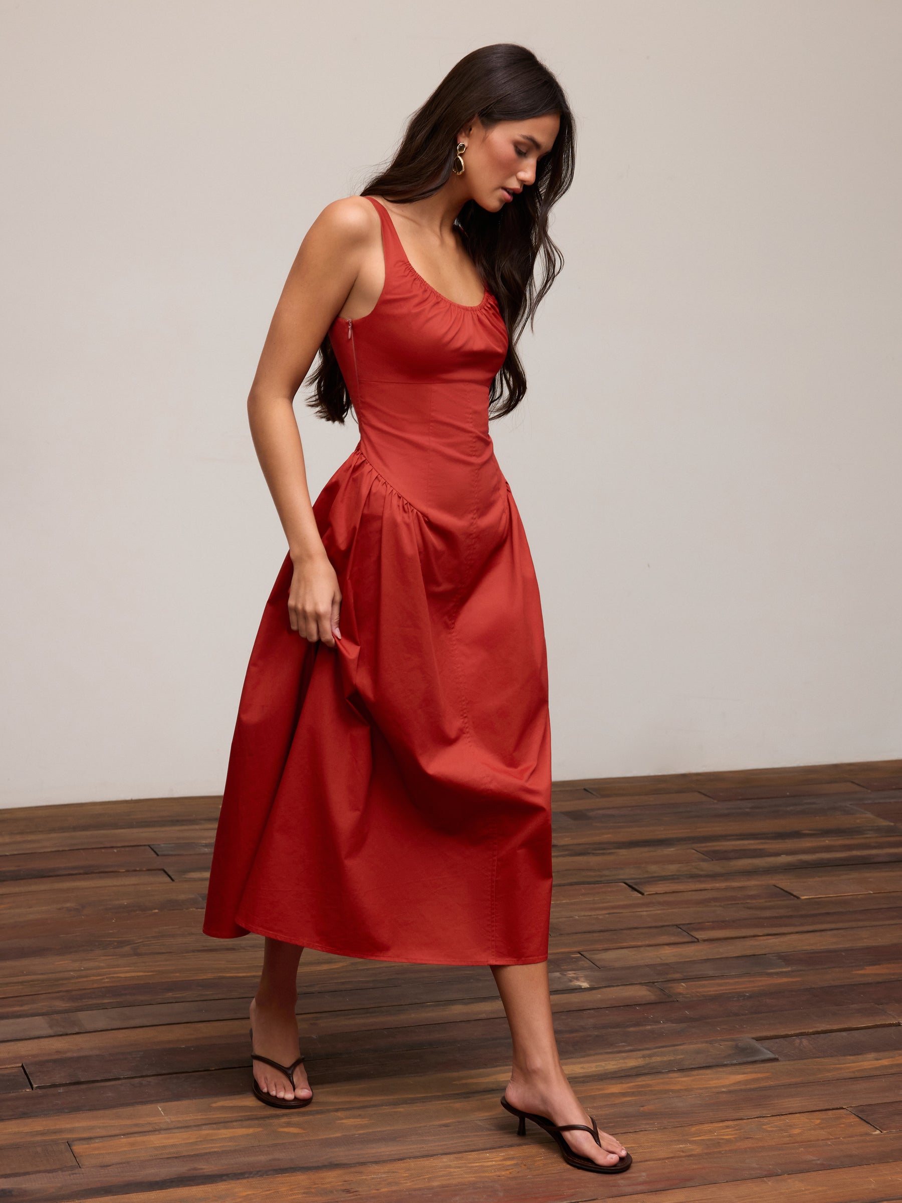 Vestido midi línea A de algodón con escote redondo