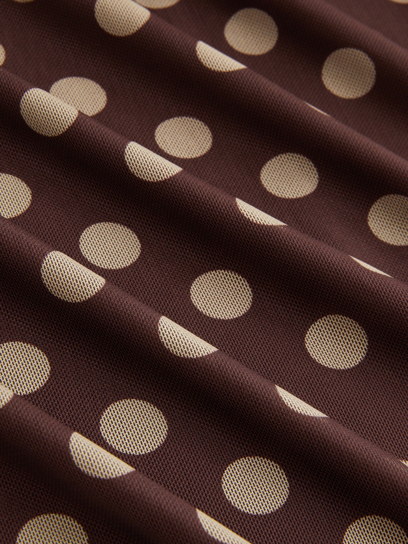 Vestido largo sirena de malla con lunares, panel de encaje y talle alto