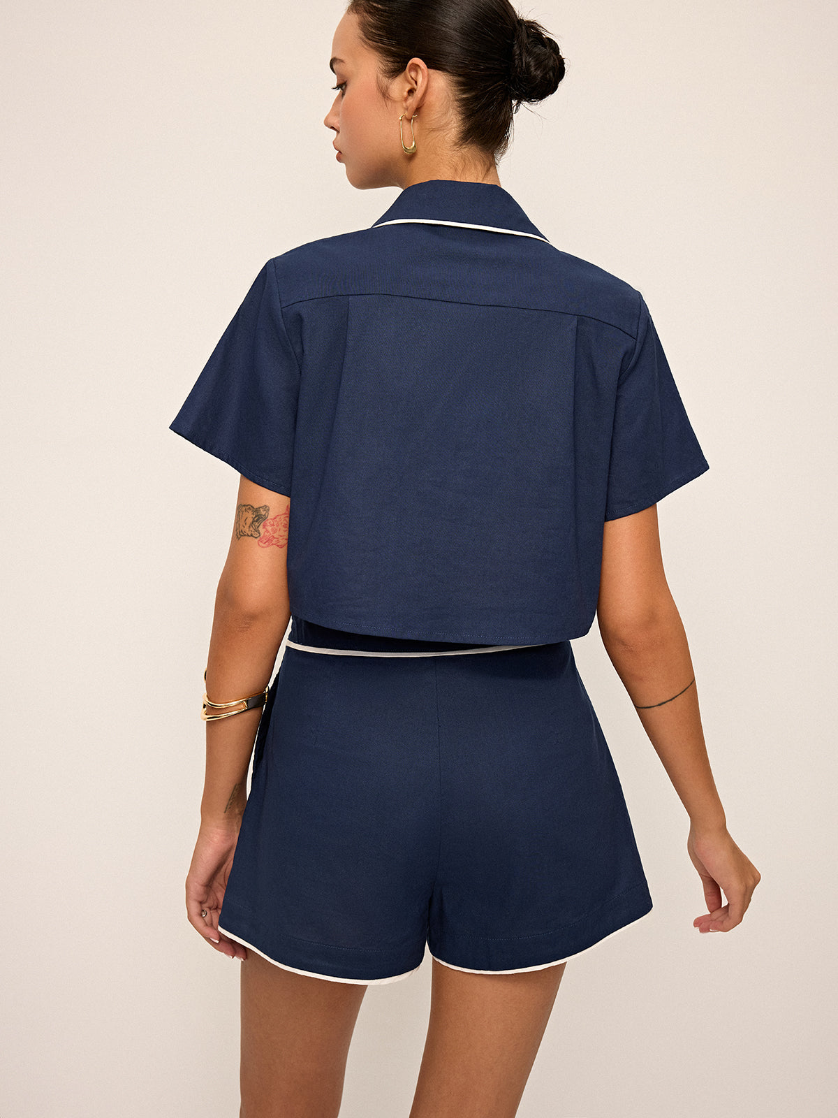 Conjunto de camisa cropped y shorts con vivo a contraste - imagen 7