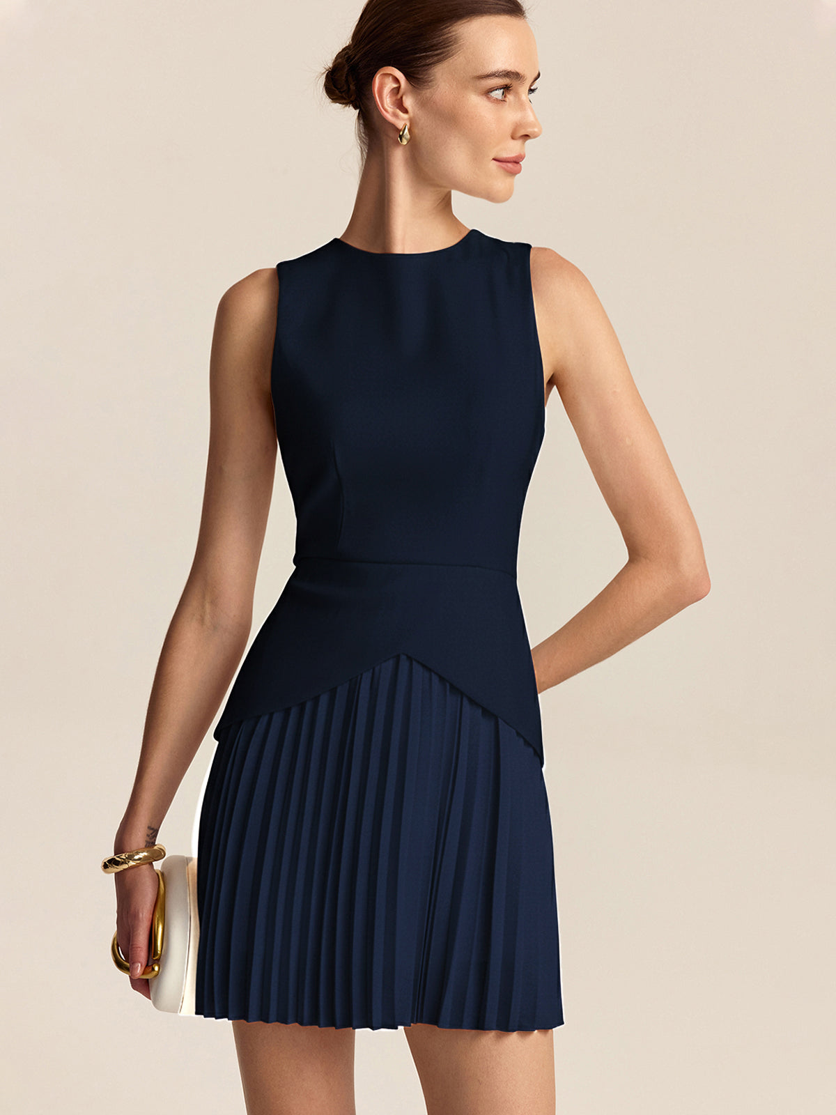 Vestido mini con bajo plisado - imagen 10